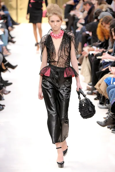 Look 4